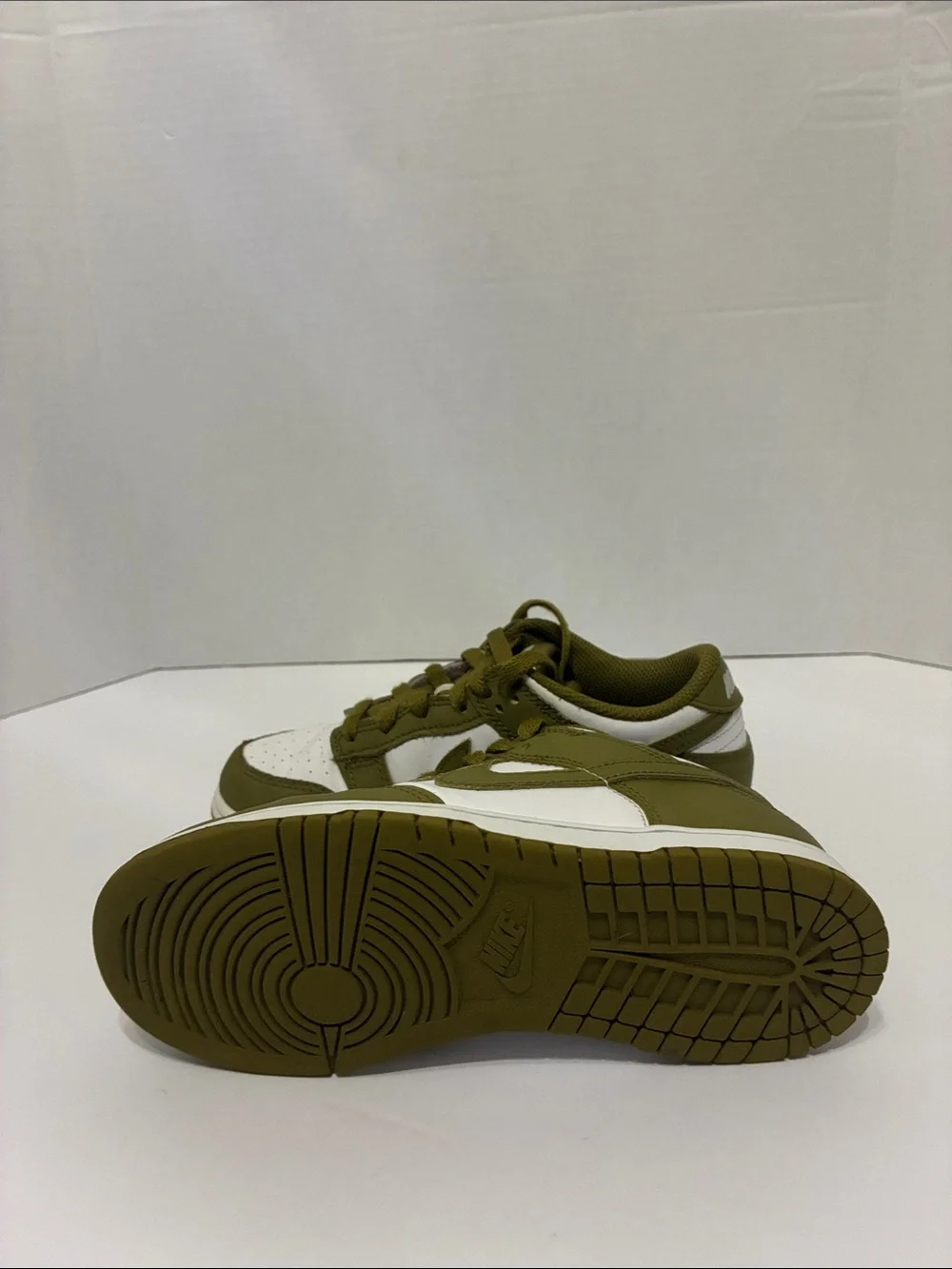 Nike Kids Olive and White Low-Top Sneakers - Picture 5 of 6